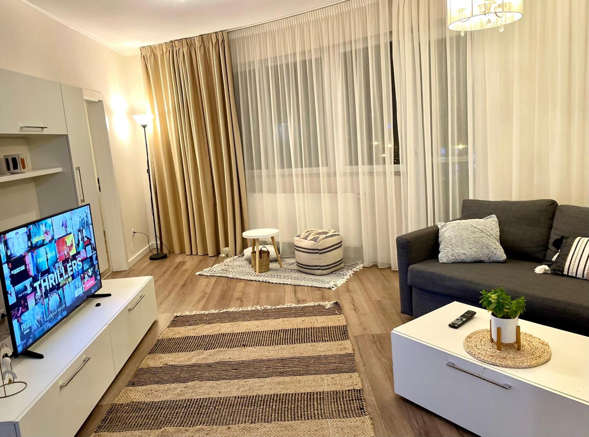 Апартаменти Moonlight Charming Shelter - 3Br 180º Balcony View Орадя Екстер'єр фото
